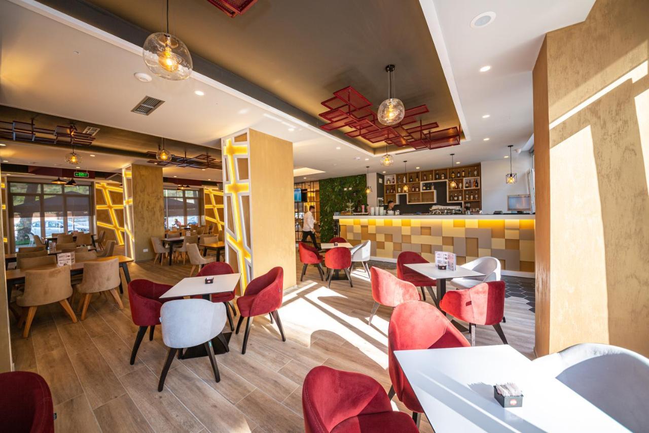 Ponari S Hotel Kryemedhej Екстер'єр фото