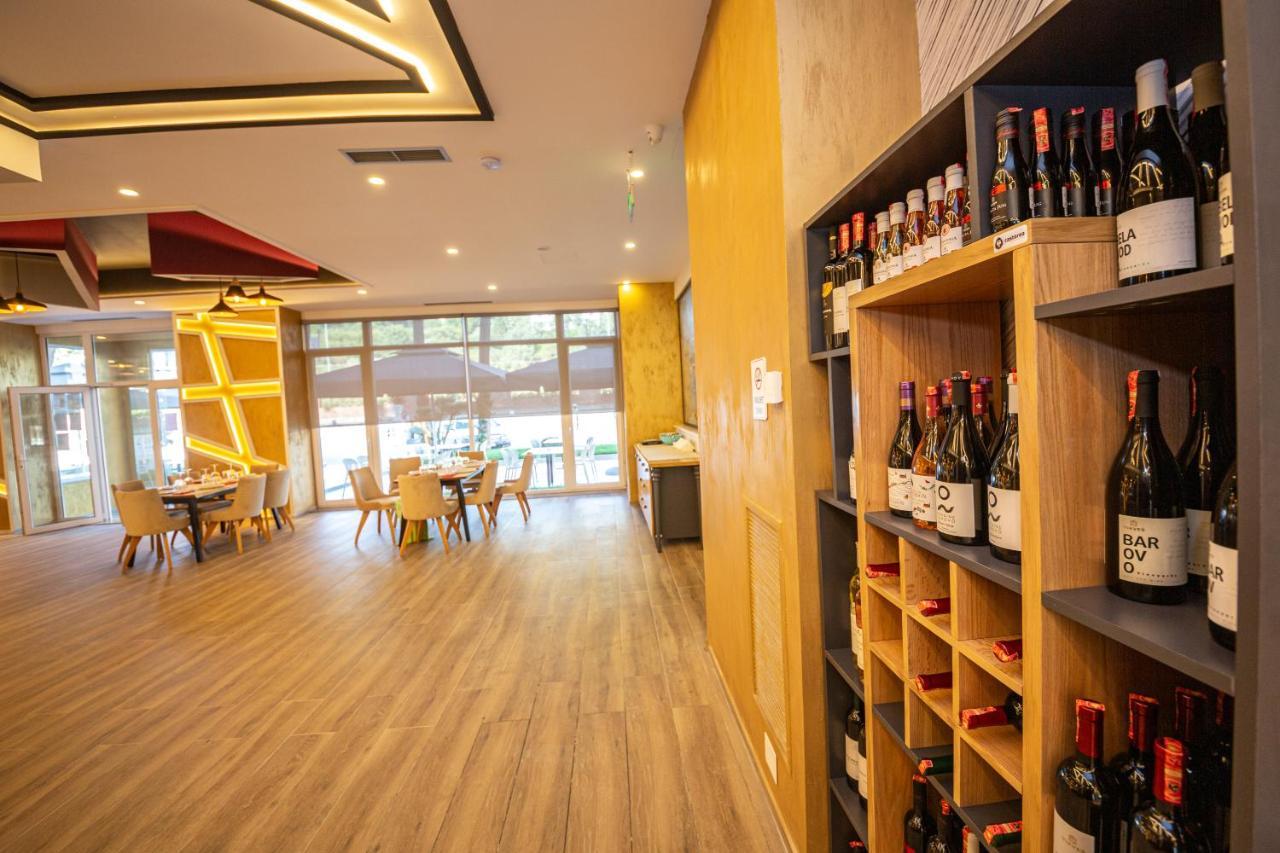 Ponari S Hotel Kryemedhej Екстер'єр фото